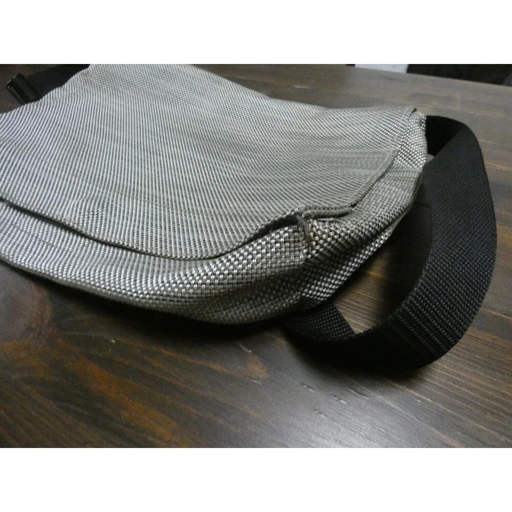 Chilewich laptop messenger